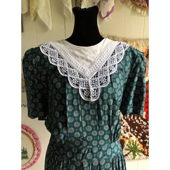 80's VTG Stuart Alan Petites green geometric patterned lace midi length day dres - Picture 2 of 5